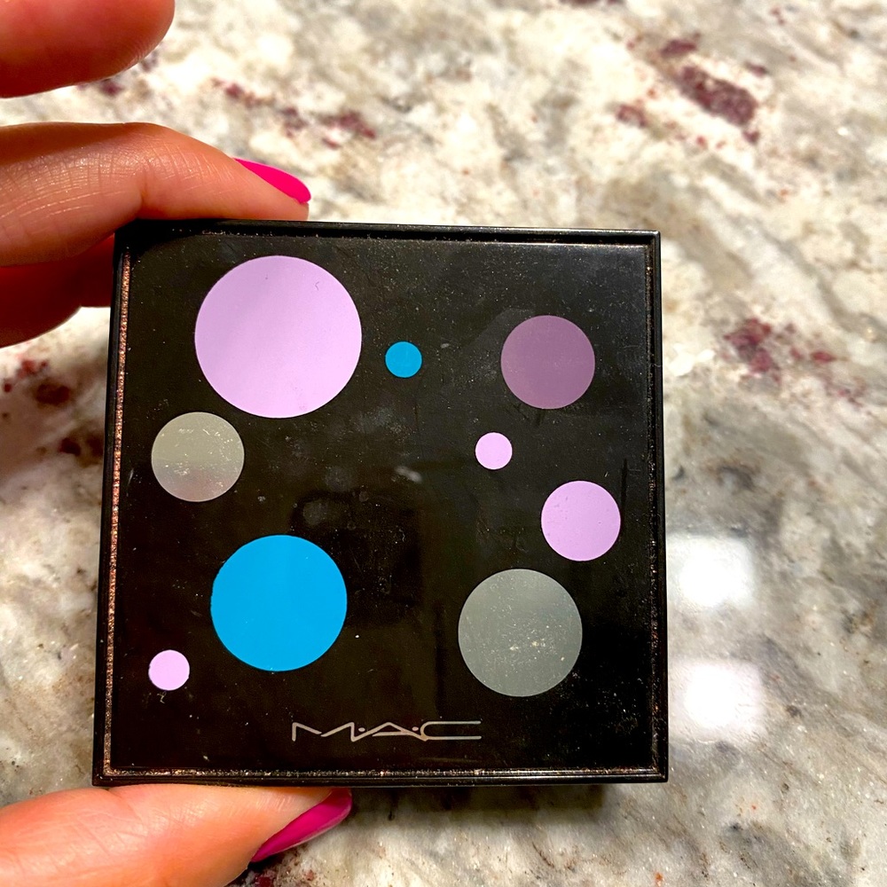 MAC Eyeshadow pallet